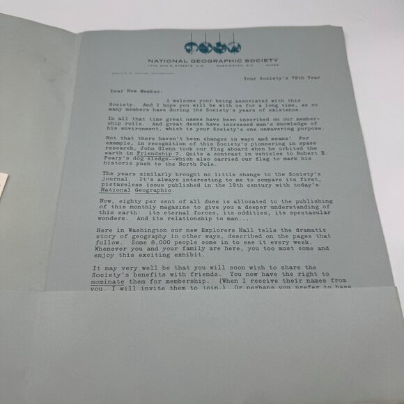 Vintage National Geographic Society Welcome Folder With Inserts - Picture 3 of 5
